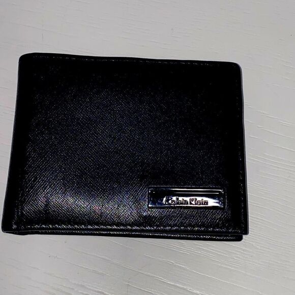 Calvin Klein Men's Black Full Grain Leather Trifold Wallet - Picture 1 of 10